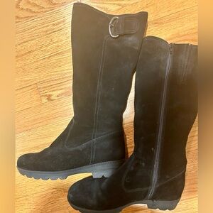 La Canadienne Shearling-Lined Suede Boot